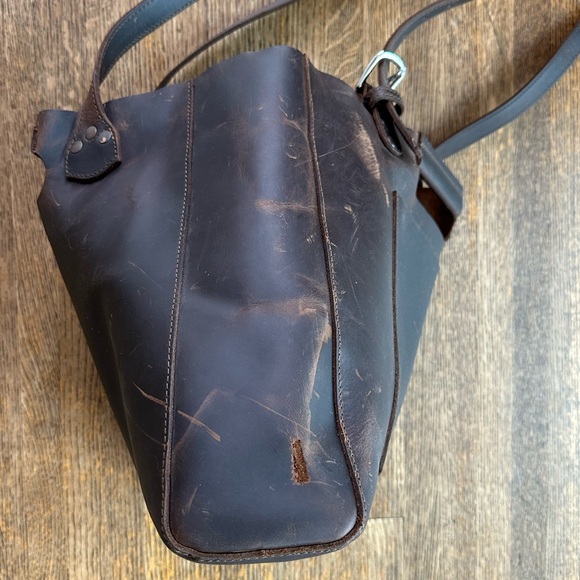 Saddleback Everyday Leather Tote - Picture 10 of 14